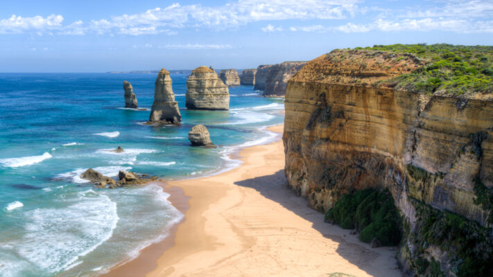 12 Apostles Great Ocean Road với vách đá và biển xanh tại Victoria Úc