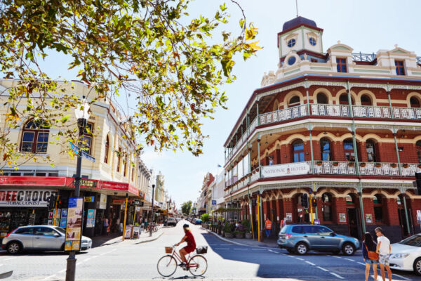 Phố cổ Fremantle Perth với kiến trúc lịch sử, quán cà phê và không khí sôi động