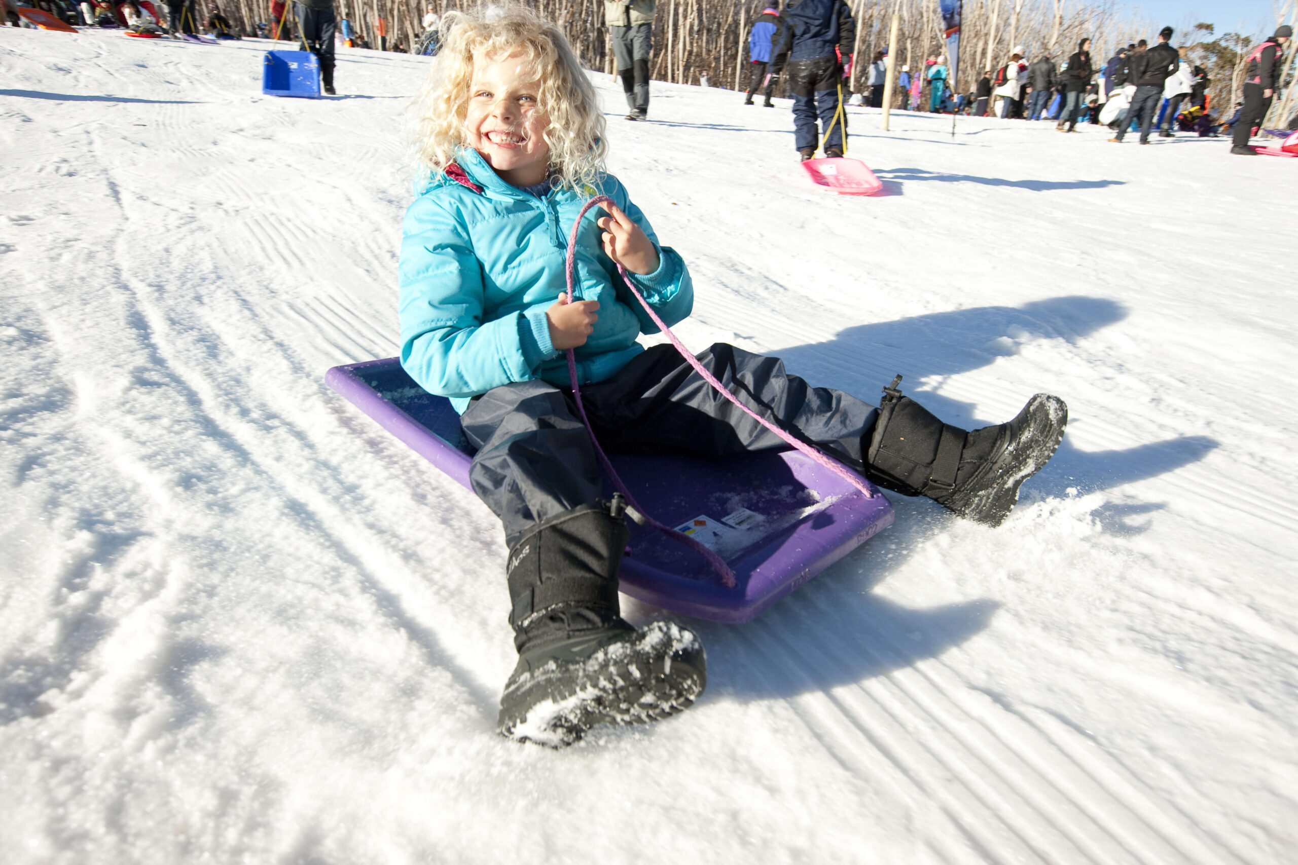 Trải nghiệm trượt máng tuyết (toboggan) tại Lake Mountain Alpine Resort gần Melbourne
