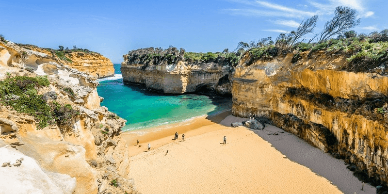 Vách đá và bãi biển tại Loch Ard Gorge trên Great Ocean Road, Úc