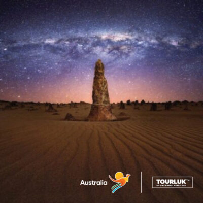 Sa mạc Pinnacles ban đêm với dải Ngân Hà rực rỡ tại Nambung National Park, Perth