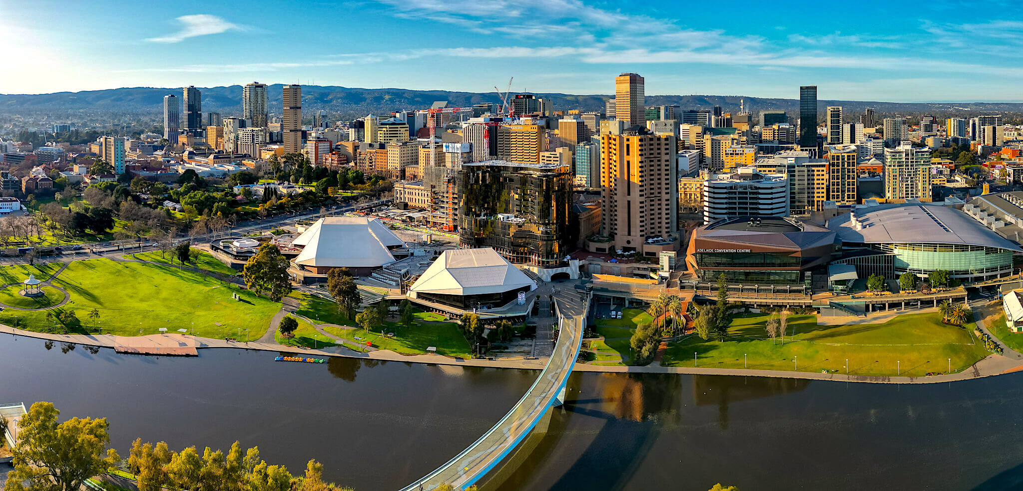 thành phố Adelaide Úc là một thành phố hiện đại nhưng mang một nét đẹp rất riêng và yên bình