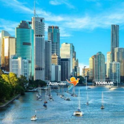 Toàn cảnh thành phố Brisbane bên sông tại Úc, điểm đến du lịch nổi bật trong hành trình tour Úc cùng Tourluk