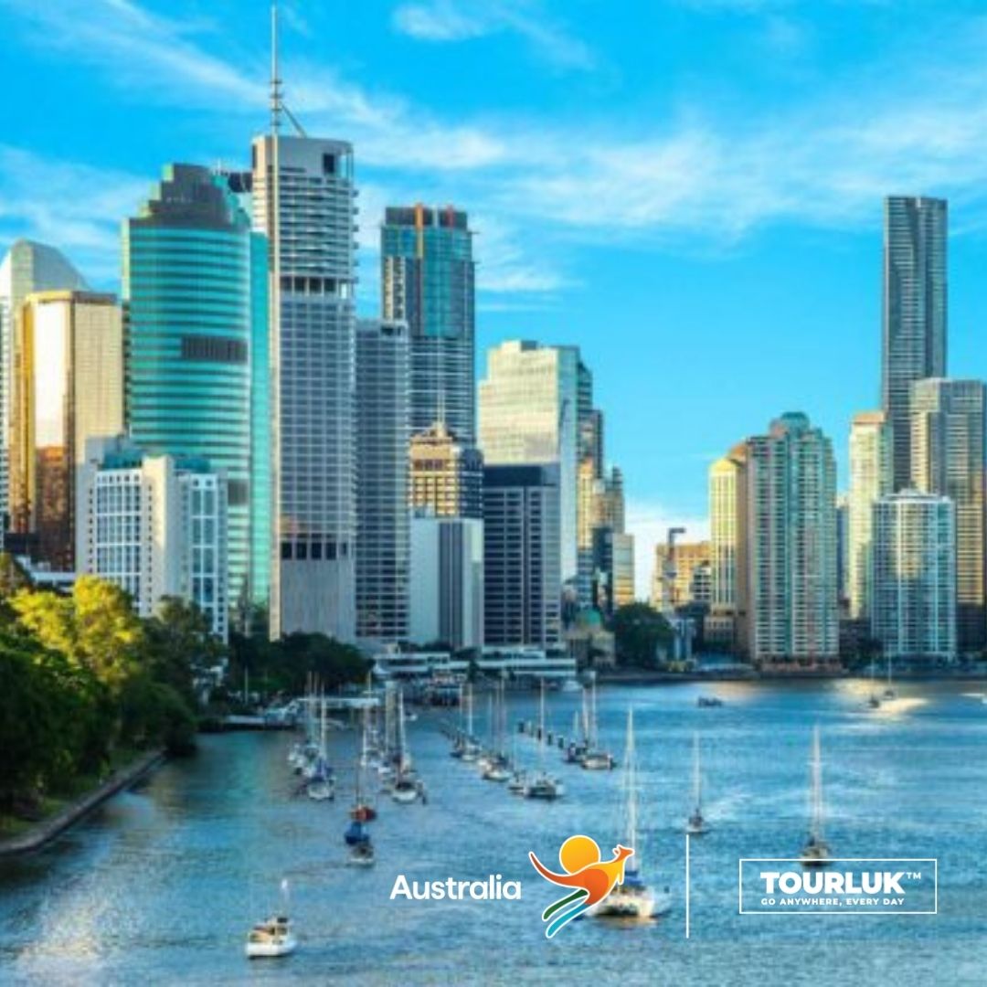 Toàn cảnh thành phố Brisbane bên sông tại Úc, điểm đến du lịch nổi bật trong hành trình tour Úc cùng Tourluk