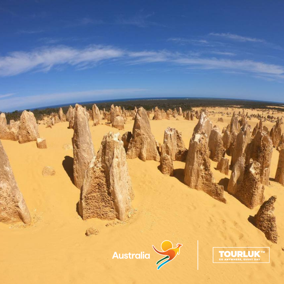 Khám phá Pinnacles sa mạc đá vôi độc đáo tại Tây Úc trong tour Perth 5 ngày 4 đêm với hàng nghìn cột đá tự nhiên.