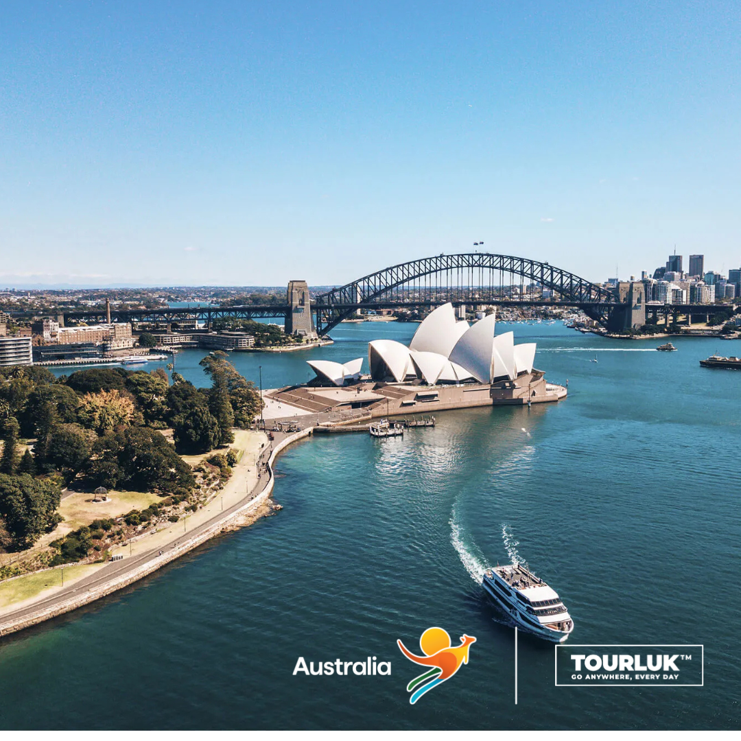 Nhà hát Opera Sydney và Cầu cảng Sydney nhìn từ trên cao tại thành phố Sydney, Úc