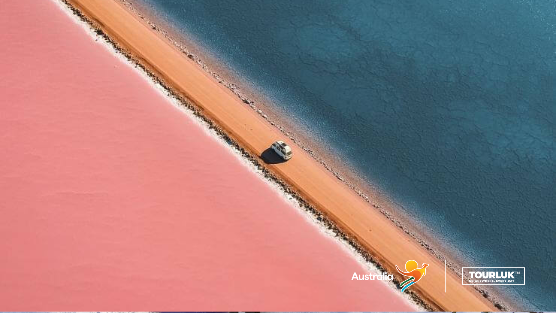 Hồ hồng Pink Lake Hutt Lagoon Western Australia nhìn từ trên cao với màu nước hồng đặc trưng