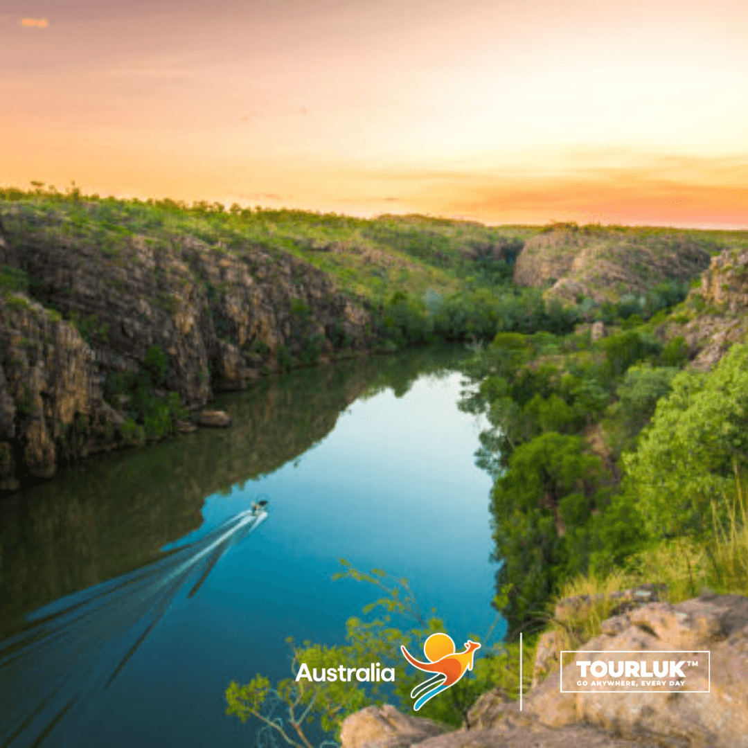 Nitmiluk Katherine Gorge tại Northern Territory Úc với hẻm núi đá sa thạch và dòng sông Katherine